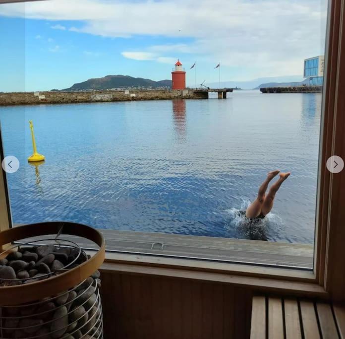 Free Parking Space, 2 Bed Room, Short Walk To Brosundet Ålesund Kültér fotó