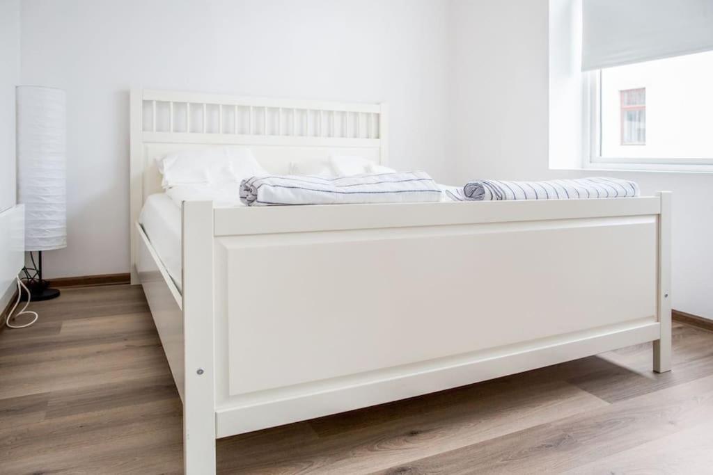 Free Parking Space, 2 Bed Room, Short Walk To Brosundet Ålesund Kültér fotó