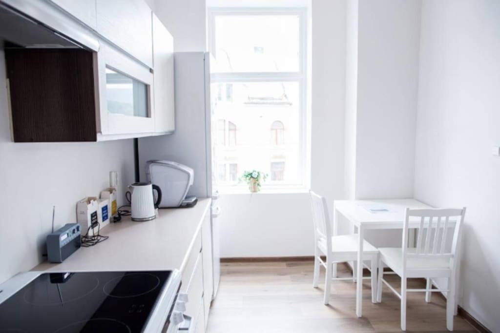 Free Parking Space, 2 Bed Room, Short Walk To Brosundet Ålesund Kültér fotó
