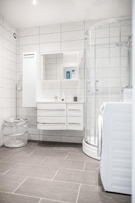 Free Parking Space, 2 Bed Room, Short Walk To Brosundet Ålesund Kültér fotó